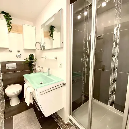 Butler Family & Friends Mit Hund