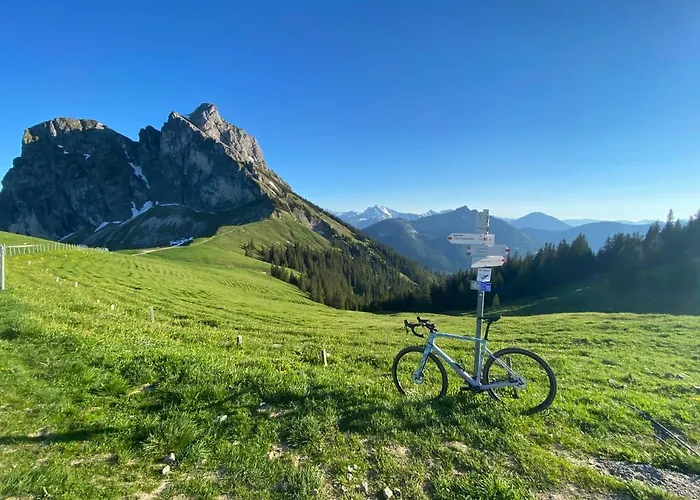Butler Family & Friends Mit Hund Füssen