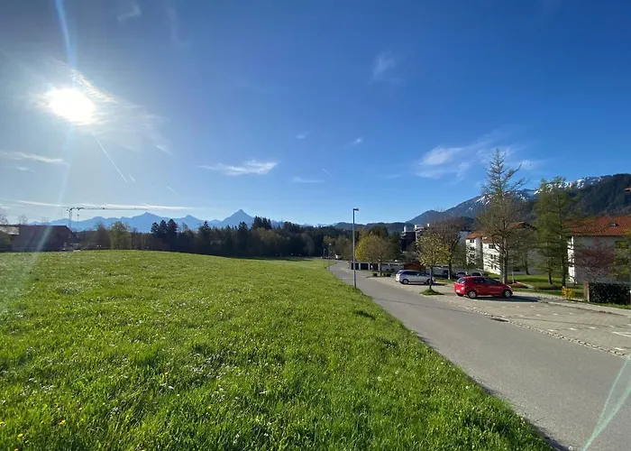 Butler Family & Friends Mit Hund Füssen